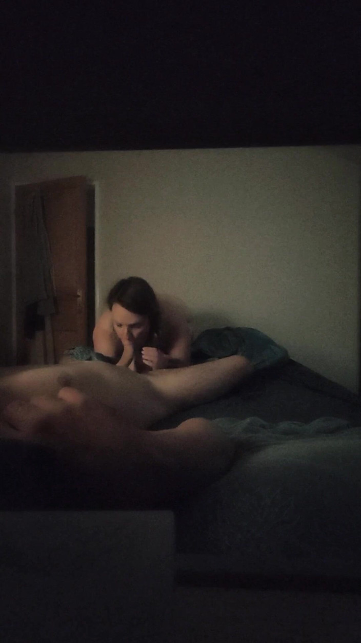 Titi77: 관대한 엄마는 마지막 한 방울까지 빨아먹습니다.