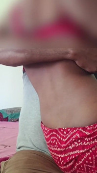 Desi una teen che scopa con uomini più anziani