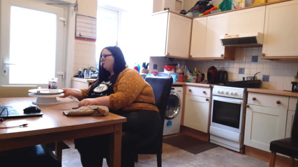 SSBBWLadyBrads: BBW SSBBW-essensszene, fanfickschwein in einem schürze