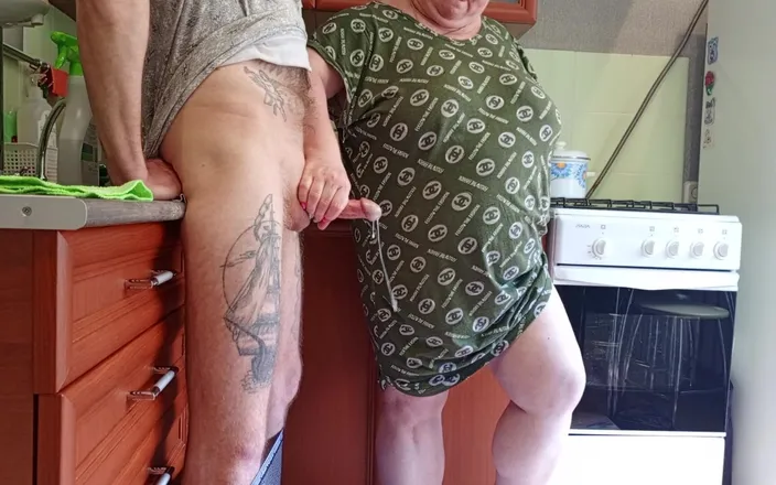Zona901: Powerful Shots of Cum From Different Angles