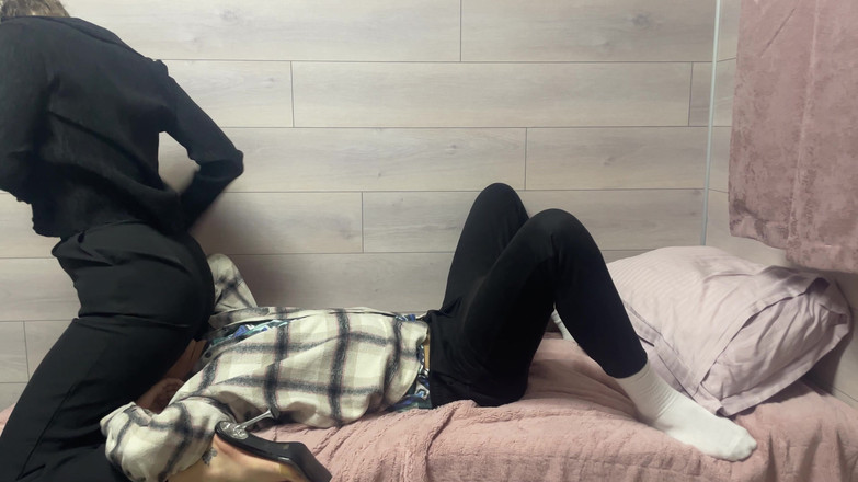 HotPrincessUA: Une femme d’affaires blonde en talons se fait baiser à sec...