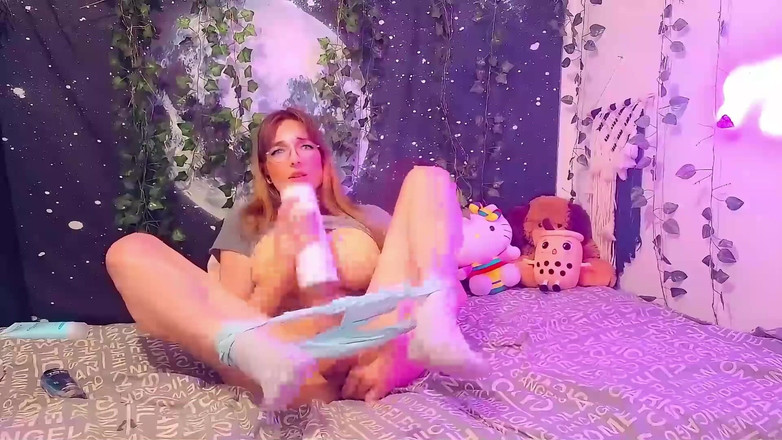 Bella Roar: Bu oyuncağı çok sert sikiyorum!!