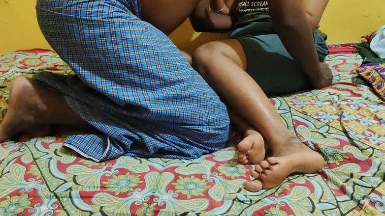 Sweet Couples: 타밀 와이프와 남편 친구 섹스 클리어 타밀 오디오