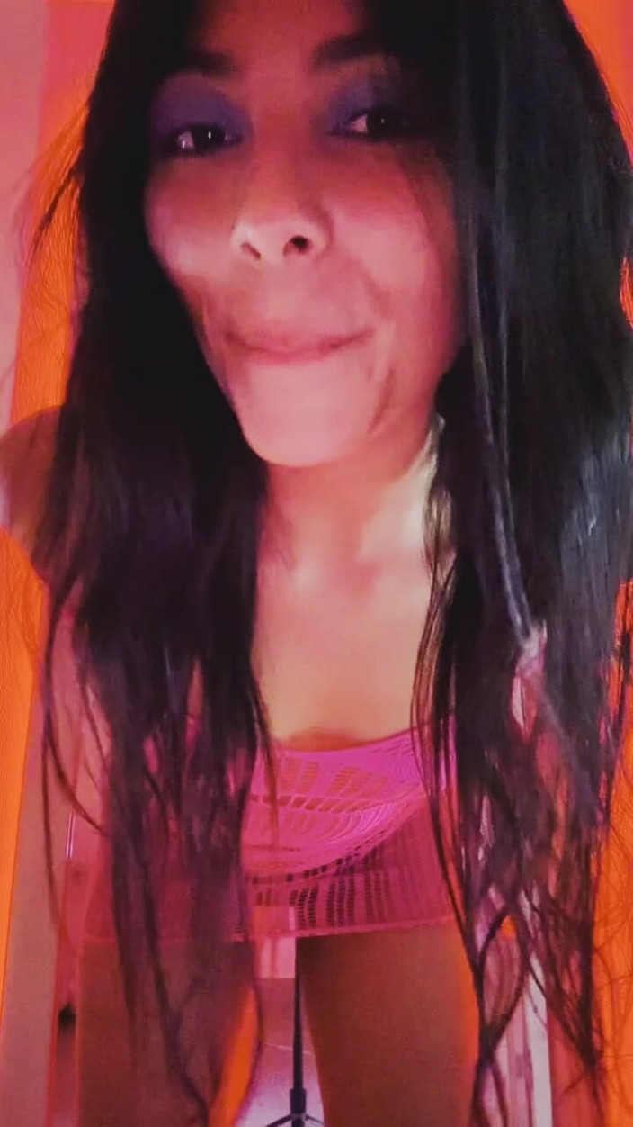 Vika_Sexting: Under the Rain
