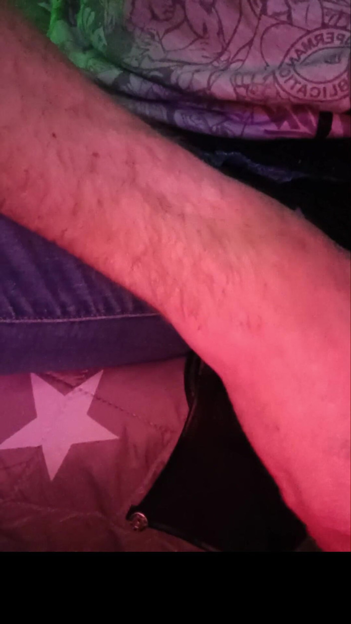 JeansdadXL: Nevlastní otec si po večírku užívá v mém pokoji