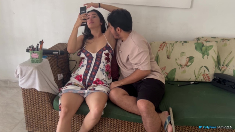 Dakotasex: Ejaculează-mi sora vitregă pe canapeaua din casa familială!