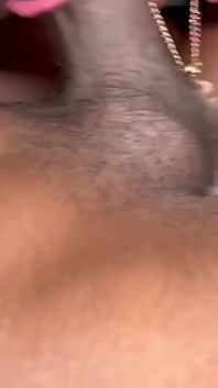 Gangbang masqué. Putain, c’est ça ? Je ne sais pas qui me baise