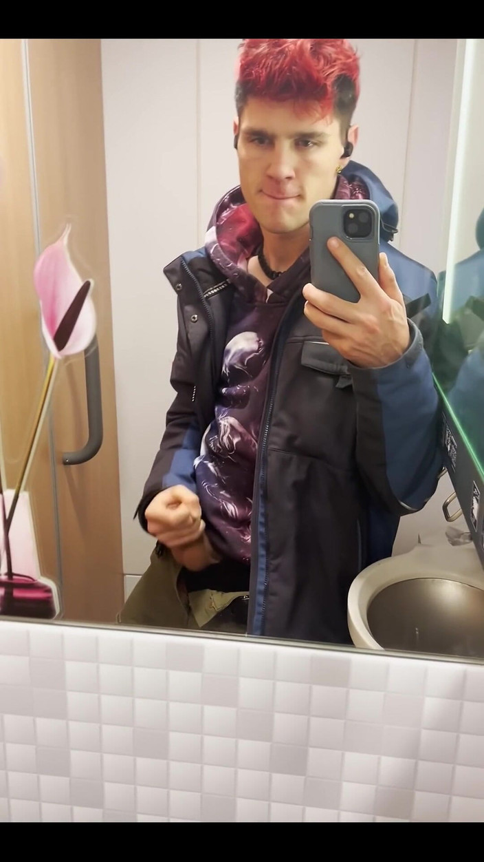 Caruso Rainbow: Schnelle pause in der zug-toilette