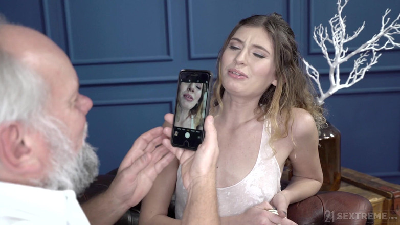 21 Sextreme: 21 Sextreme - Sexy Teen Candice Demelzza Gives a Hot BJ...