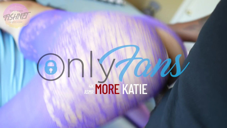 Katie Diggs: 흑인 대물 자지에 따먹히는 거유의 엉덩이