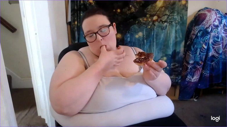 SSBBWLadyBrads: More donuts please boss