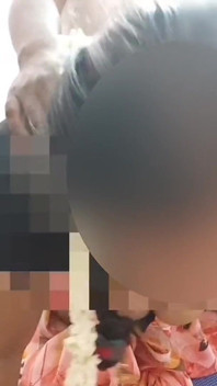 美丽的印度家庭主妇在纱丽传教士性交