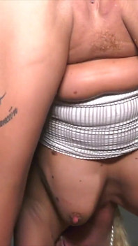 Blond milf z mięsistą cipką 6029 1