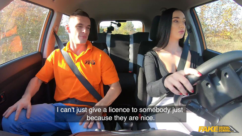 Fake Driving School: 핫한 학생과 바람을 피우는 강사