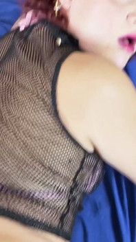 나는 그의 자지를 빨고 내 작은 후장을 벌려, 그의 티크 정액으로 나를 질싸