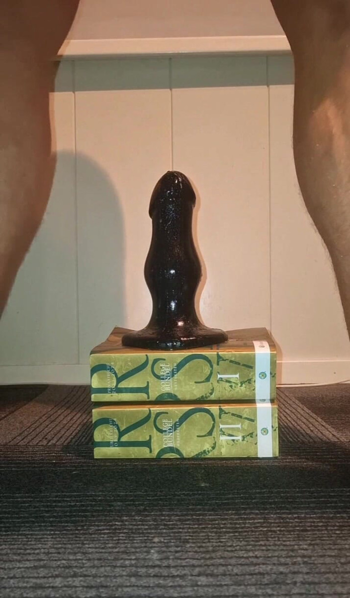 NoFace Twink X: Hot Gay Twink Loves to Take His Huge Stinger Toy