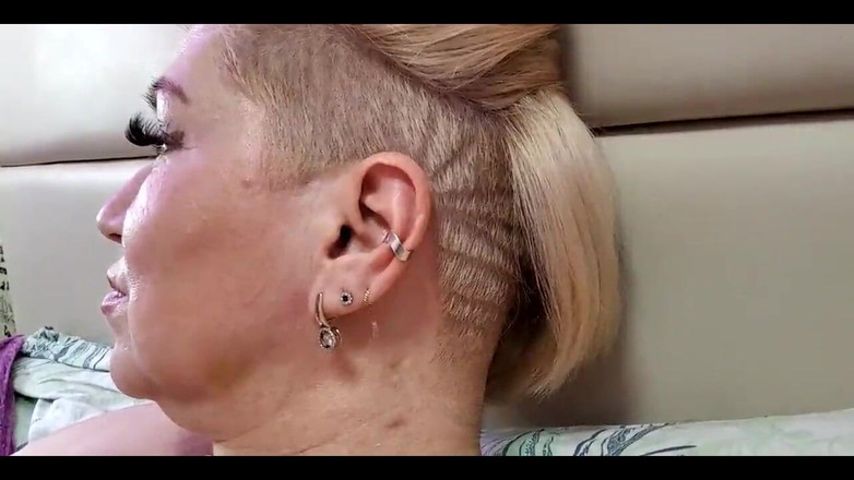 AimeeParadise: 来自俄罗斯的真正已婚成熟夫妇的热辣第一人称视角性爱