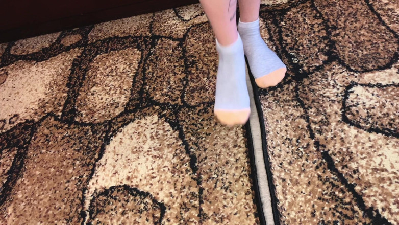 Eva Deva: Fétichisme des pieds, baskets, chaussette et pieds nus / sFW