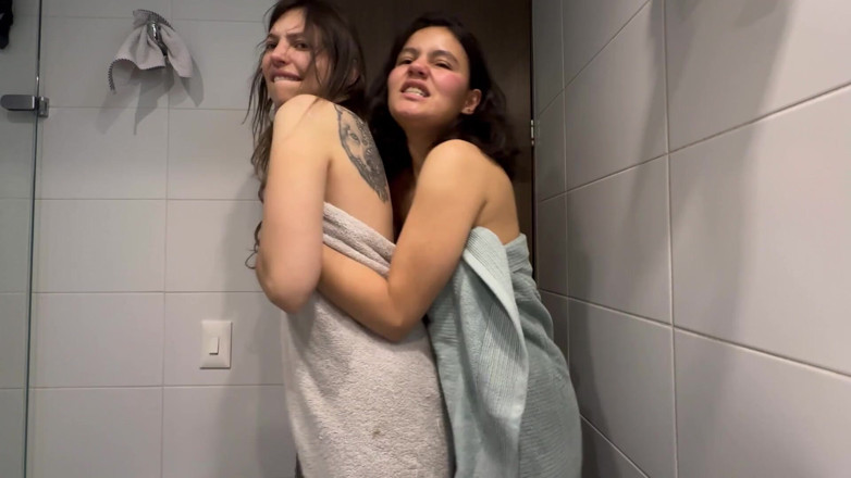 scarlettandc: Video From Bathroom