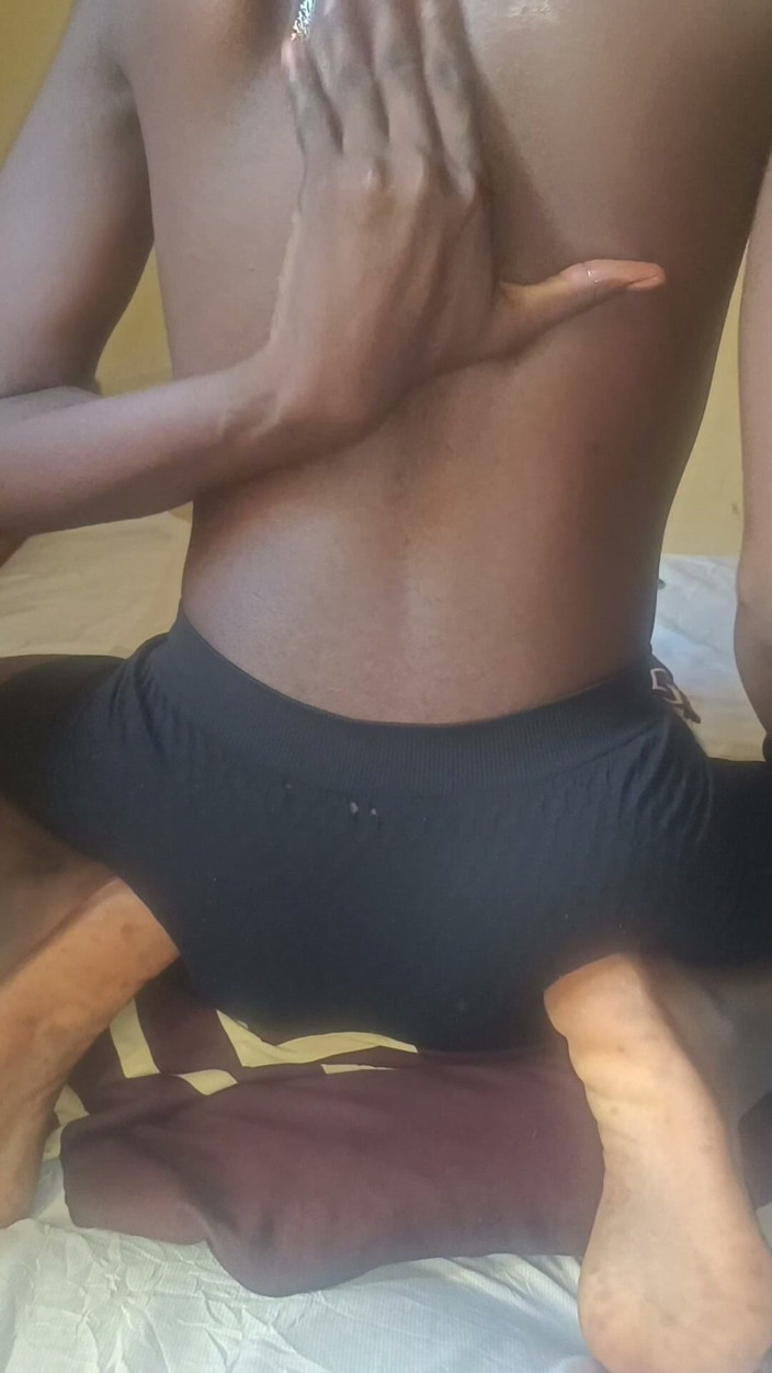 Dwuxxx: Solo Dry Humping on My Pillow