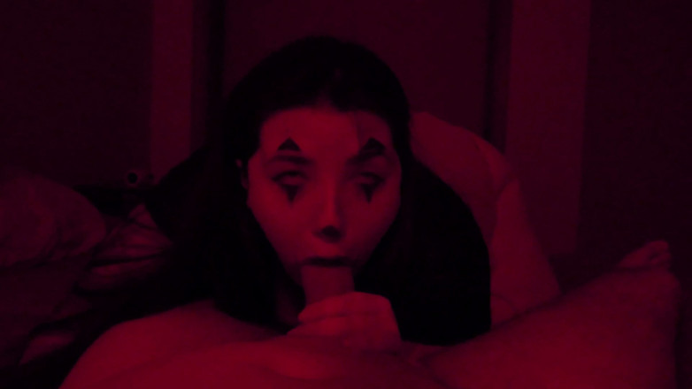 Ashleylynn1323: مهرج سمين يمص وينيك زب كبير