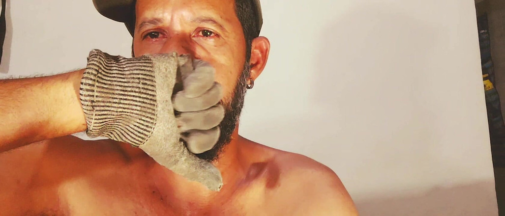 Stink HairyMale: दस्ताने बुत