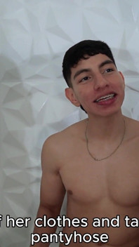 Cuplul homosexual își invită vecinul și ajunge să o fută împreună
