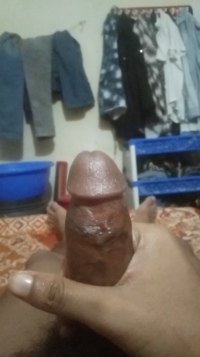 Viral_tiktokar: J’ai fait une branlette dans ma chambre.