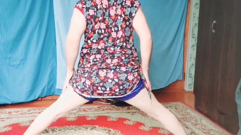 Kitty_Cross: Sissy pronkt met pastelkleurig haar in schattige staartjes