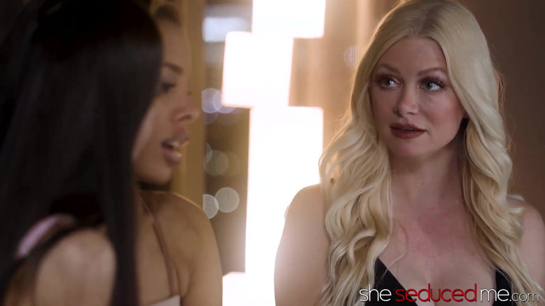 She seduced me: Minha virgindade dos padrastos