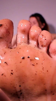 Làm nhục bàn chân lộn xộn