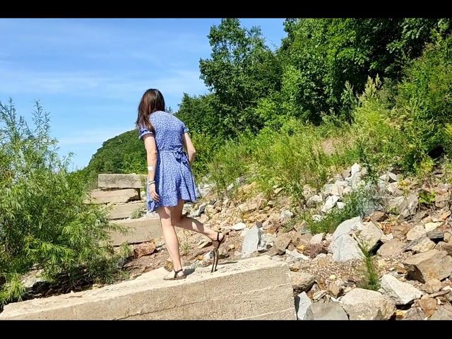 My Dress Fluttered in the Wind, I Showed My Ass (MissPopa)