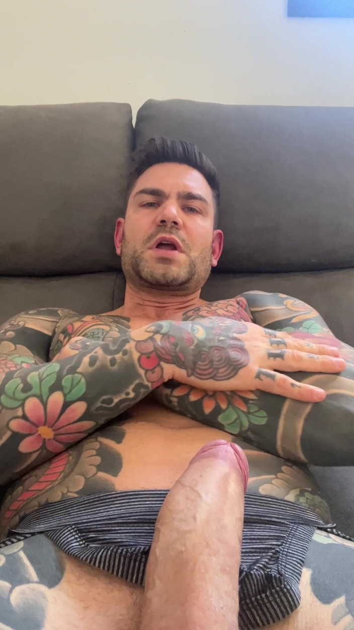 Juan Lucho Gay: Young Spaniard Mostra Tutto