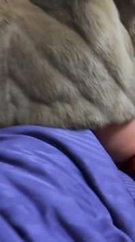 Milfycalla - facefuck, jeu de sperme et masturbation avec un manteau de fourrure et de longues bottes rouges, épisode 211