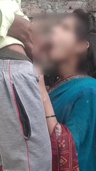 Enorme culo indiano india spoglia Saree choli e scopa con devar