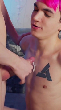 Webcam twink casal Matty e Aiden chupam paus no show ao vivo