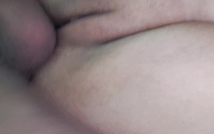 AngyAmazon: 夫は私が彼の友人とセックスした後、私のマンコに中出ししました