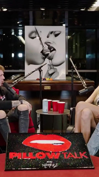 Carly Lawrence ve Joey Joy ile çifte randevu [yastık konuşması]