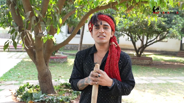 HOTKAMASUTRA: Le chef du village baise sa femme et louange le...