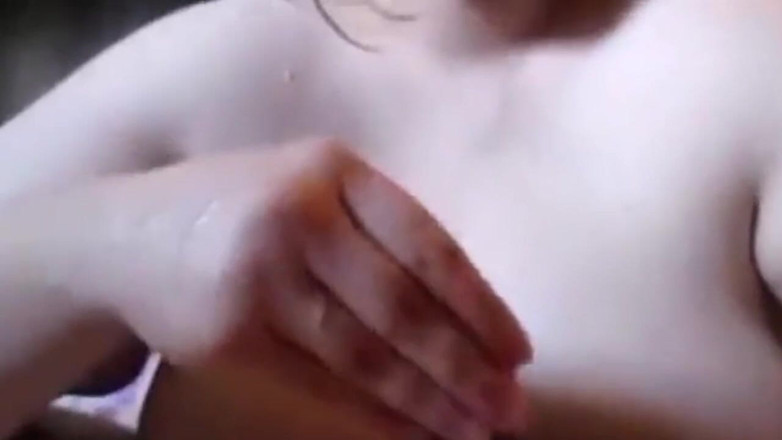 Fat House Wife: Awek bertetek besar dikongkek tetek &amp; handjob mengambil pancutan mani besar-besaran...
