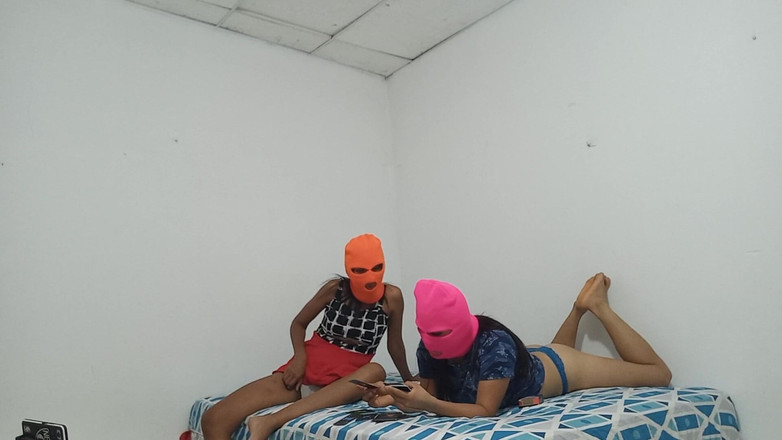 NEGRITA SEXY: Mi mejor amiga me habla de sus maridos y luego...