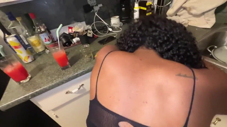 Fijii pornbox: Calda ragazza teenager scopa il culo e il suo patrigno...