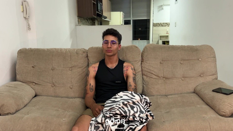 ThiagoLopez: Saya mengongkek kawan baik teman wanita saya yang bertetek besar...