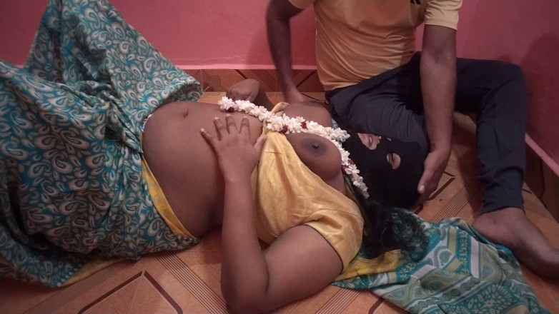 Benita sweety: Chocolate Eating on Pussy and Face Hot Expression