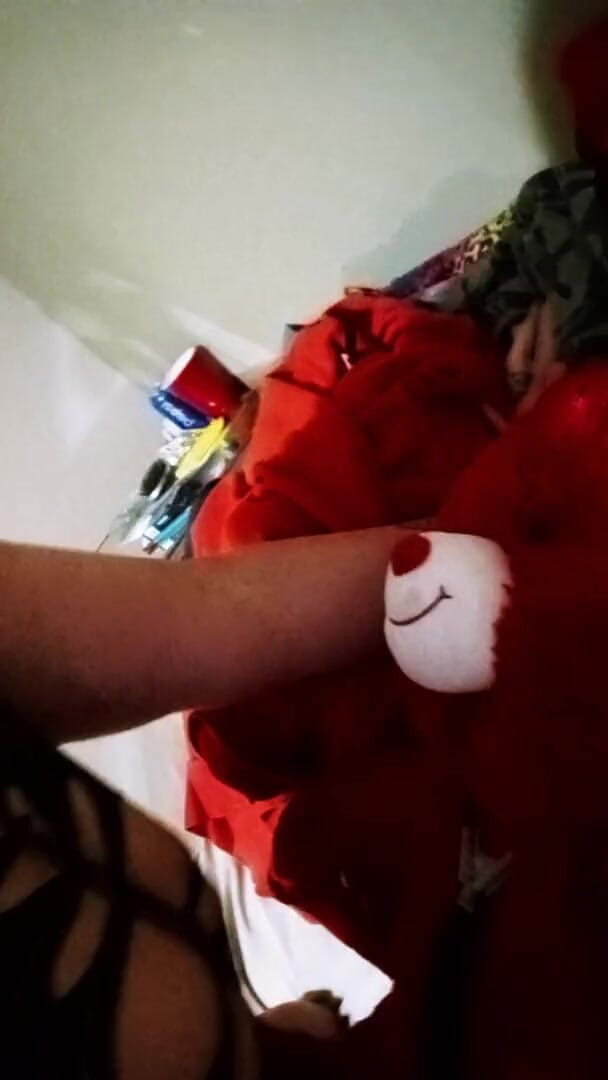 Chrissy420: Ošukání vycpané hračky