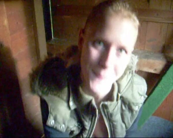Blondehexe: Pijpen op de hoge stoel