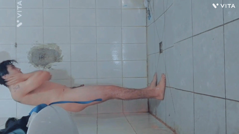 Kamila6922: Meu vizinho está me esperando na sala da minha própria...