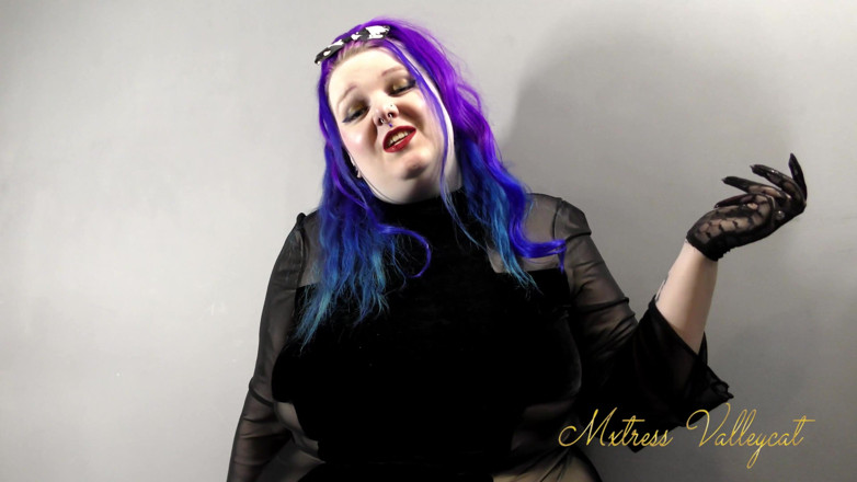 Mxtress Valleycat: Sucking the life out of you