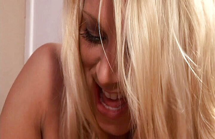 Cryptostudios: Ein video voller amerikanischer heißer vollbusiger mädchen beim sex