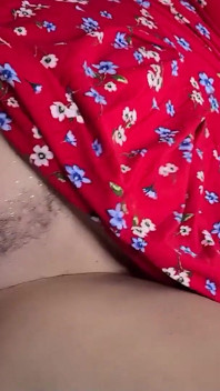 Vicky Vette, MILF à forte poitrine, reçoit un creampie !